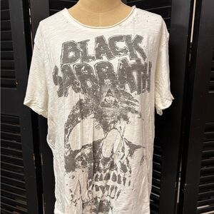 Magnolia Pearl | Top 1777 | True | Black Sabbath